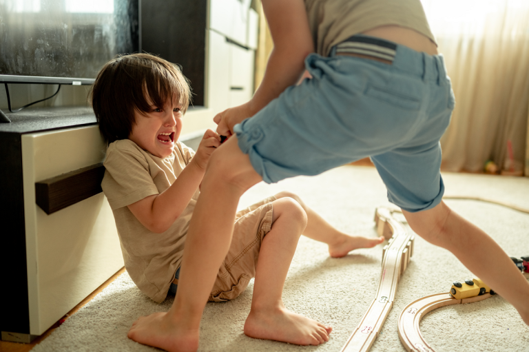 Mein Kind schlägt mich – was tun? – 8 Akut Tipps – Empfehlungen