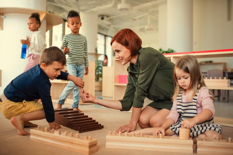 Für welches Alter sind Montessori-Spielzeuge geeignet?