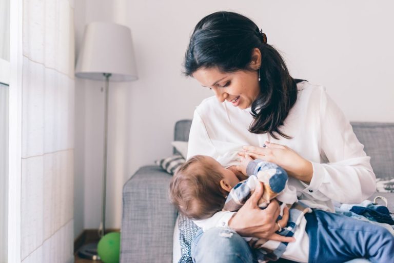 Wie wirkt Muttermilch auf Synapsen im Hirn? – Schlaue Kinder dank Stillen